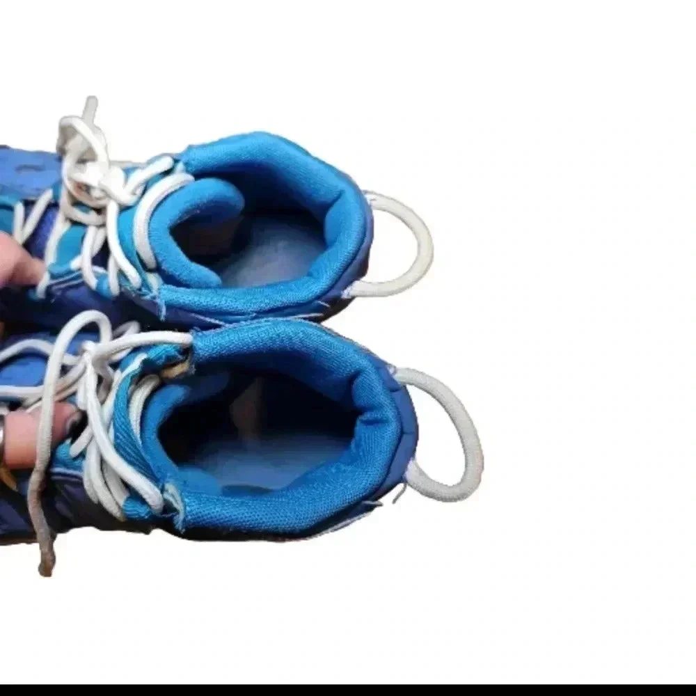 Nike Youth Blue And White Air More Uptempo Sneaker 6.5 Y 8W